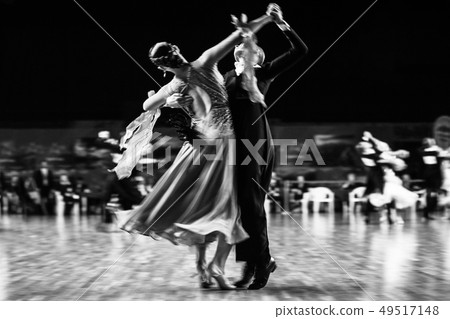 blurred motion of couple dancing 49517148