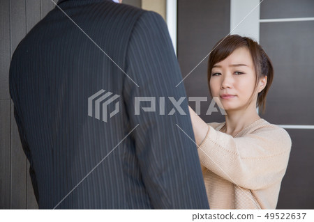 妻子在前門固定領帶 49522637