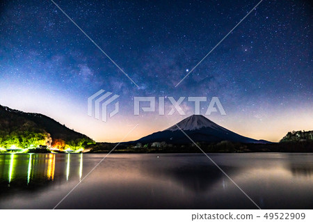 << Superb view >> Mt. Fuji and Milky Way, Lake Shoji 49522909