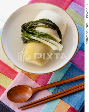 Korean food Dongchimi 49523497