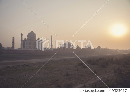 Taj Mahal 49525617