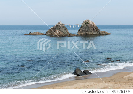 Meotoiwa rocks at Sakurai Futamigaura 49526329