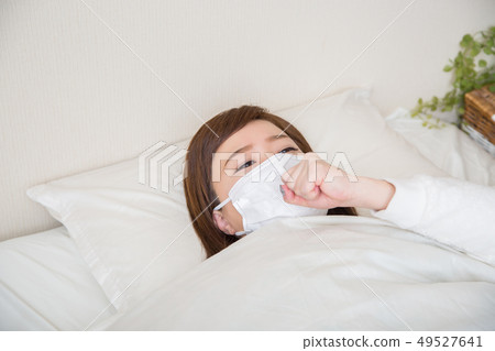 咳嗽的女人 49527641