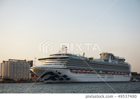 Diamond Princess Diamond Princess 49537480