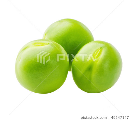 Green peas isolated on the white background 49547147