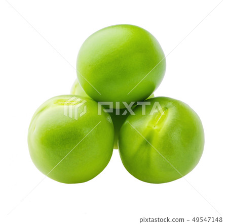 Green peas isolated on the white background 49547148