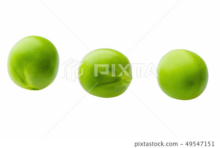 Green peas isolated on the white background 49547151