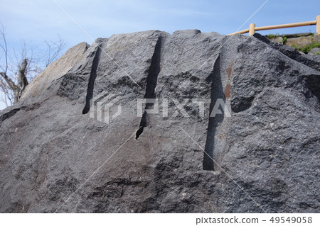 Monolith Fragmentation Crack Image of Fragmentation Material Background Monolith Fragmentation Crack Image of Fragmentation Material Background 49549058