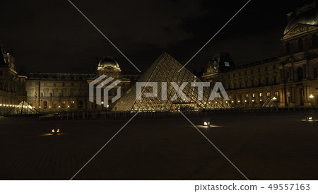 The Louvre Museum in the evening The Louvre Museum in the evening 49557163