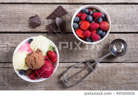 Mix of ice cream ball Mix of ice cream ball 49560008