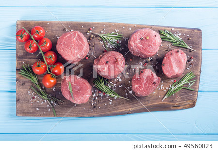 Raw filet mignon 49560023