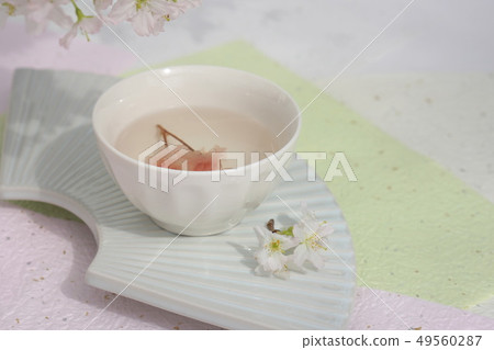 Sakura Yu Sakura Yu 49560287