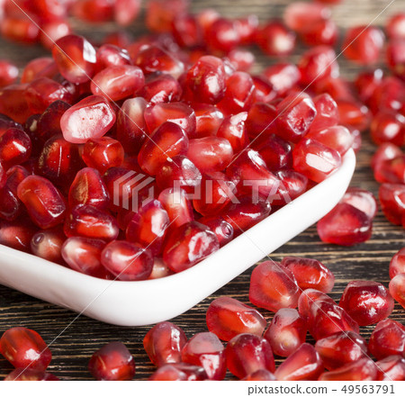 pomegranate seeds 49563791