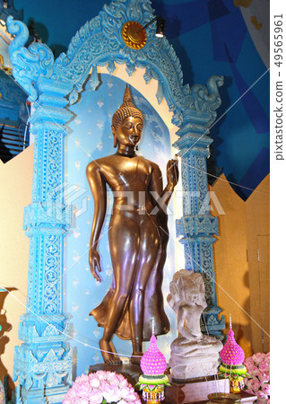 Take photo the  Buddha  image in paradise 49565961