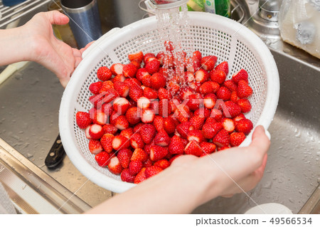 Strawberry jam making 49566534