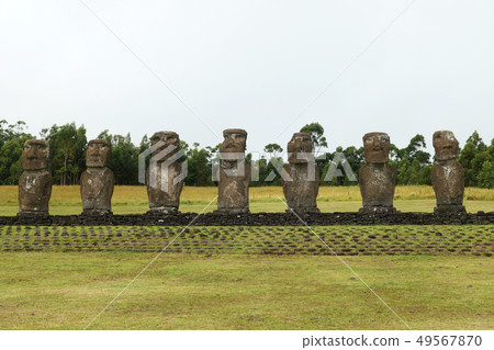 Moai 49567870