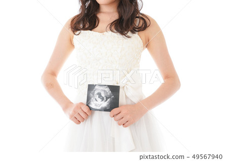 Pregnant bride Pregnant bride 49567940