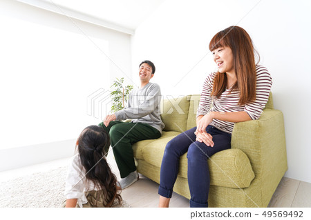 Family playing at home 49569492