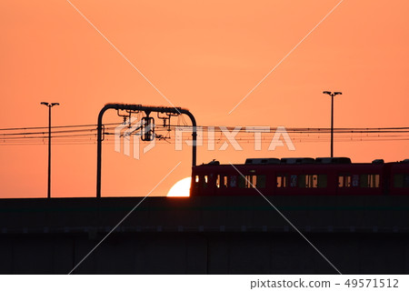 [日落]常滑市內鐵道中部國際機場黃昏 49571512