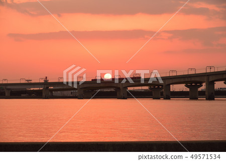 [日落]常滑市內鐵道中部國際機場黃昏 49571534