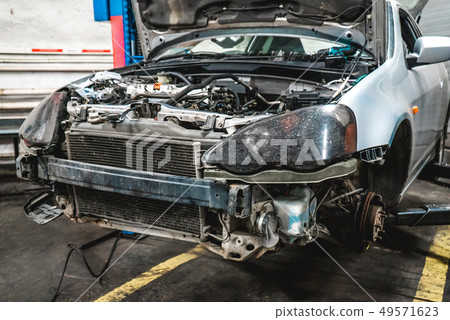 Replacement of the automobile engine on the Replacement of the automobile engine on the 49571623
