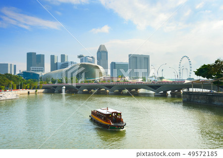 Tourist boat Singapore flyer Esplanade Tourist boat Singapore flyer Esplanade 49572185