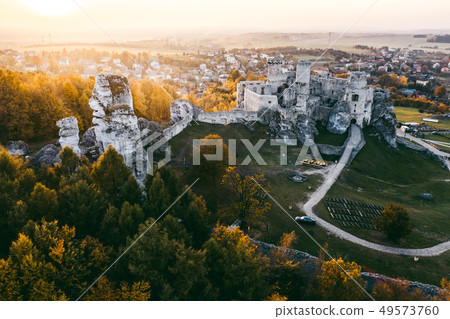 medieval castle ruins located in Ogrodzieniec, Poland medieval castle ruins located in Ogrodzieniec, Poland 49573760