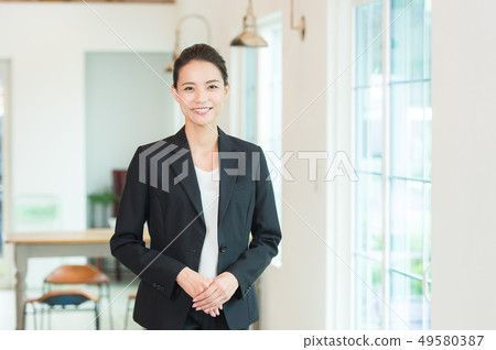 職業女性黑色西裝 職業女性黑色西裝 49580387