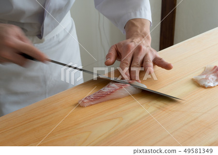 Pull salmon sashimi 49581349