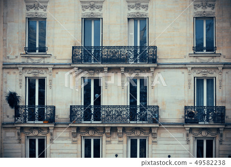 Paris street 49582238