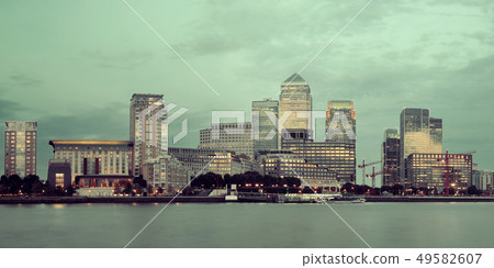 London Canary Wharf London Canary Wharf 49582607