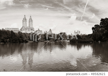 Central Park Spring 49582621