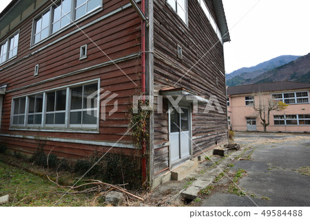 I went to elementary school in Hinode # 10 49584488