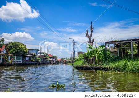 Traditional houses on Khlong, Bangkok, Thailand Traditional houses on Khlong, Bangkok, Thailand 49591227