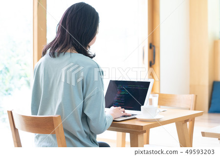 女人的手為PC 49593203