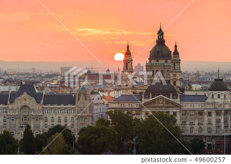 Budapest. Budapest. 49600257