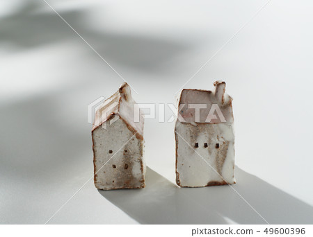 Tree shade house image (white background) Tree shade house image (white background) 49600396