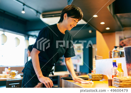 酒館文員大廳女人 49600479