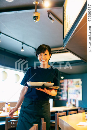 酒館文員大廳女人 酒館文員大廳女人 49600487