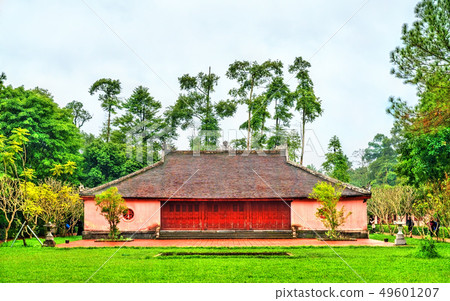 Thien Mu Pagoda in Hue, Vietnam 49601207