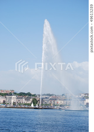 A fountain A fountain 49613289