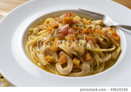 大量蔬菜湯意大利面 大量蔬菜湯意大利面 49620286