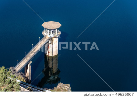 The Atazar reservoir and dam The Atazar reservoir and dam 49626007