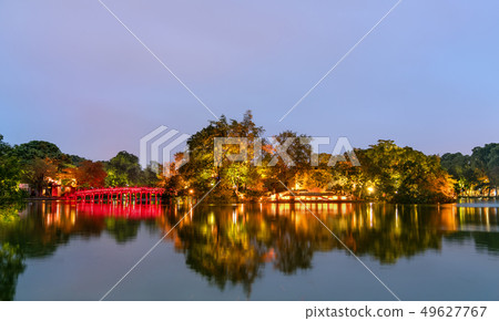 The Huc Bridge and the Temple of the Jade Mountain on Hoan Kiem Lake in Hanoi, Vietnam 49627767
