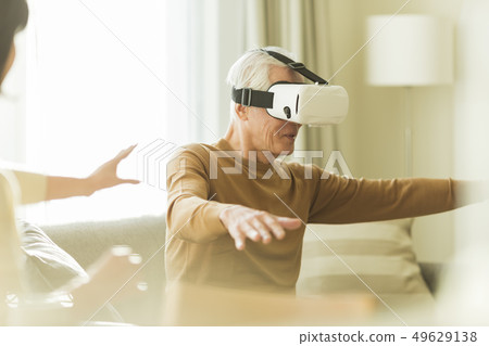 高級男性VR 49629138