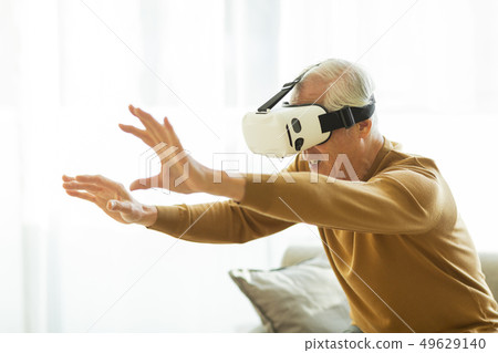 高級男性VR 49629140