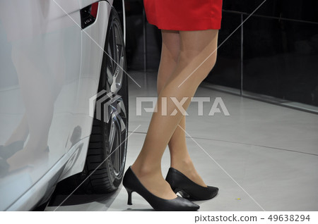 美腿和輪胎 49638294