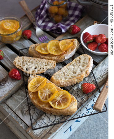 Fruit open sand Fruit open sand 49639211