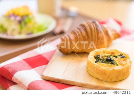 Breakfast image 49642211