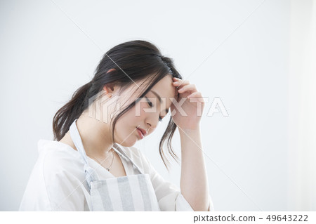 Young woman, poor health 49643222